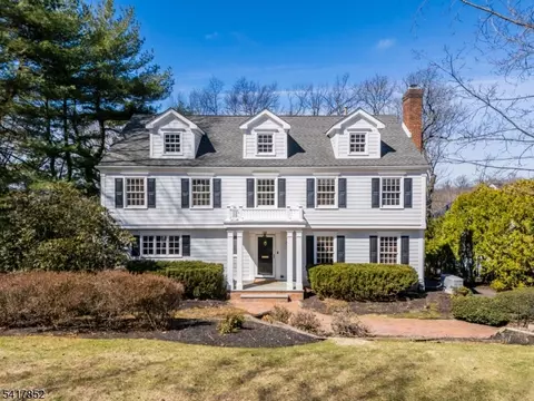 71 Dale Dr, Summit, NJ 07901