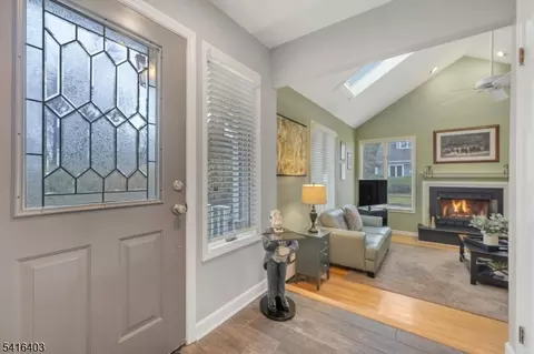 7 Meadow View Lane Ondo, Berkeley Heights, NJ 07922 photo 3