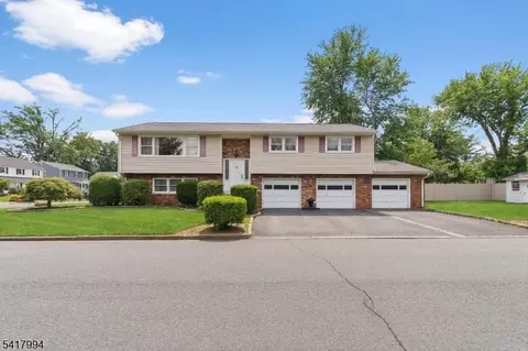 12 Dorchester Ave, Cranford, NJ 07016
