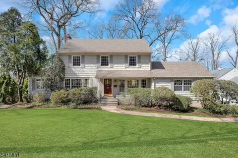 78 Seven Oaks Dr, Summit, NJ 07901
