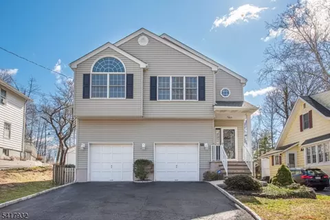 34 Thomas St, Caldwell, NJ 07006