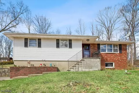 105 Andover Sparta Rd, Newton, NJ 07860