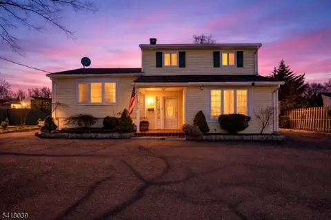 49 Ernston Rd, Parlin, NJ 08859