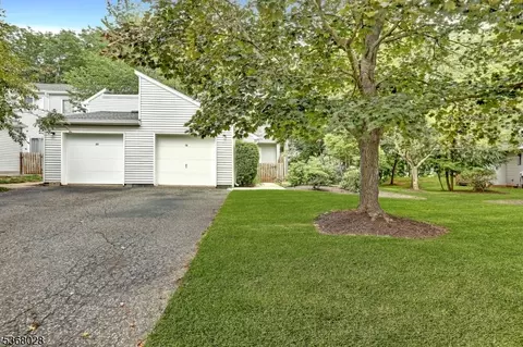 15 Krenkel Ct, Flemington, NJ 08822