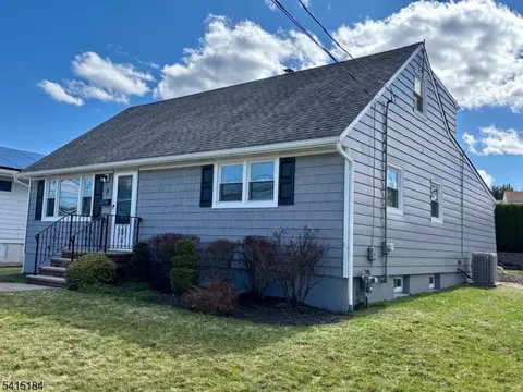 9 Joan Pl, Clifton, NJ 07012