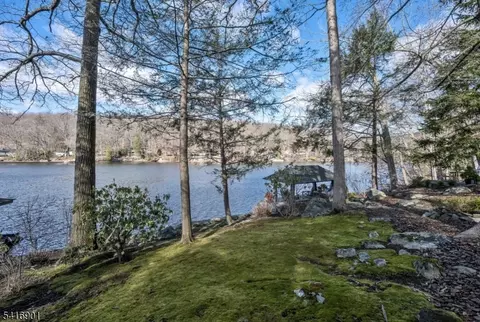 26 Short Rd, Bloomingdale Boro, NJ 07420 photo 3