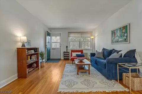 40 Meadowbrook Pl # A, Maplewood, NJ 07040