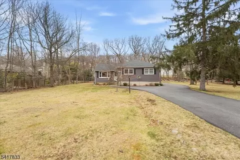 666 Park Rd, Morris Plains, NJ 07950