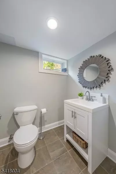 Bath - 272 Glen Ave, Millburn, NJ 07041 photo 3 of 3