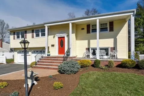 21 W William St, Lincoln Park, NJ 07035