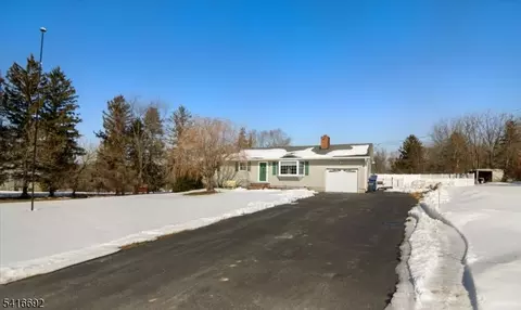 9 Hilltop Rd, Fredon Twp, NJ 07860