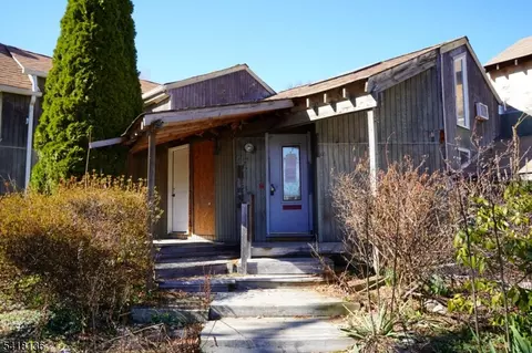 85 Roosevelt Ave, Butler, NJ 07405