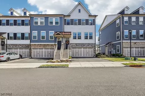 21 Dahlia Dr, Warren, NJ 07059