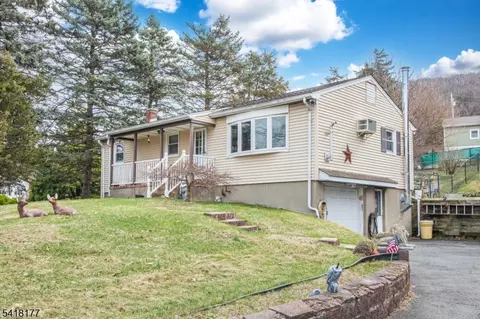 232 State Rt 94, Vernon, NJ 07462