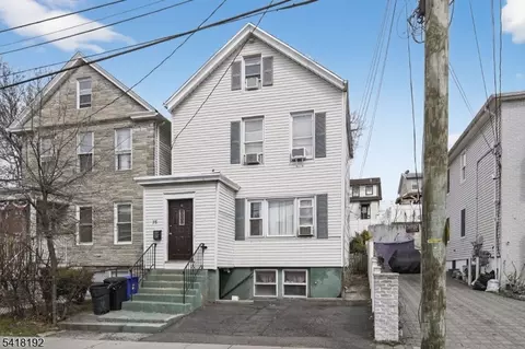 78 Cleveland St, Belleville, NJ 07109