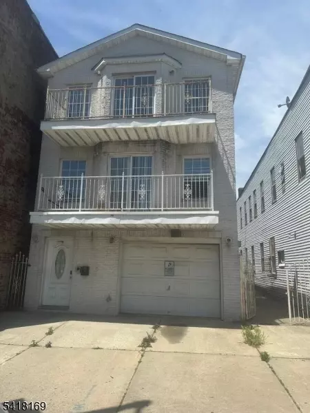 339 Ocean Ave, Jersey City, NJ 07305
