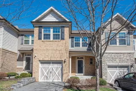 11 Albert Ct, Randolph, NJ 07869