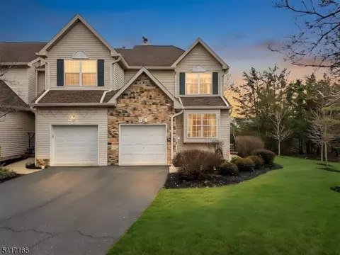 32 Dewitt Ln, Hillsborough, NJ 08844