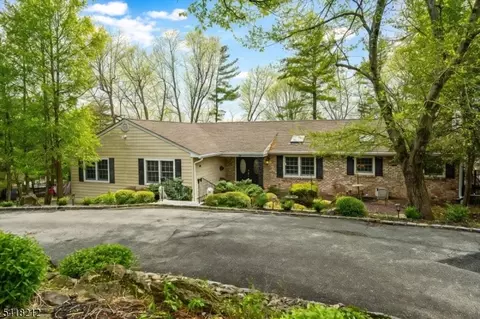 7 Chadwick Rd, Livingston, NJ 07039