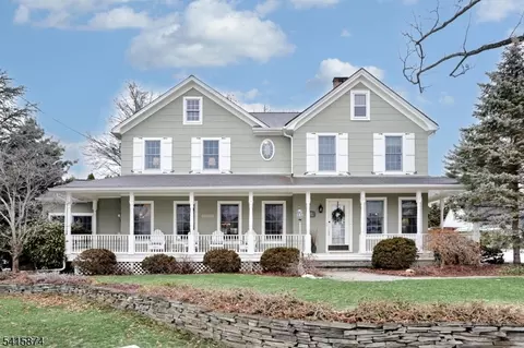 215 Hill St, Midland Park, NJ 07432