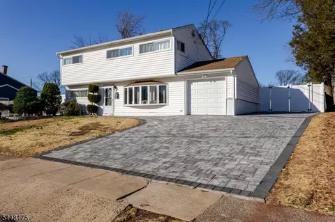 29 Arden St, Somerset, NJ 08873