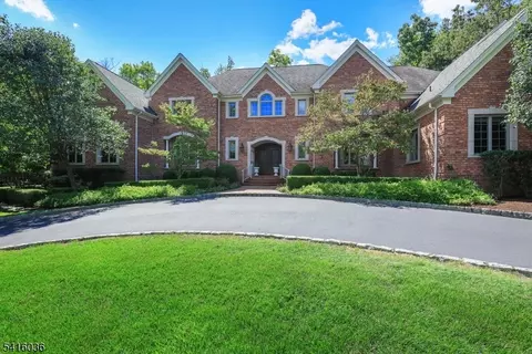 6 Thistle Ln, Warren, NJ 07059