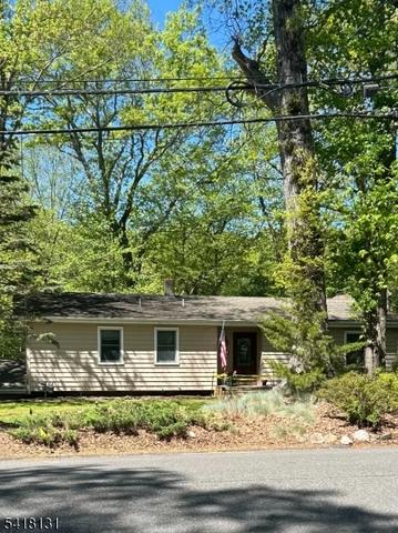 9 Fayson Lake Rd, Kinnelon, NJ 07405