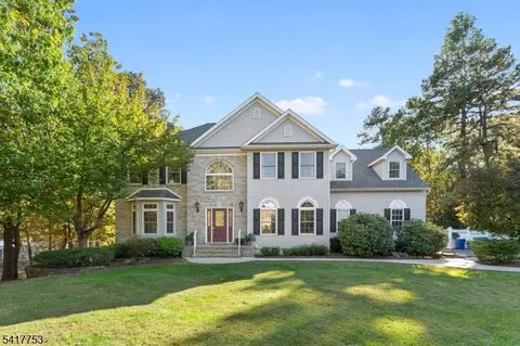25 Leone Blvd, Jackson Twp, NJ 08527