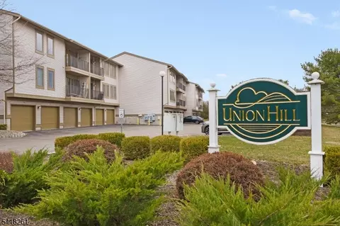 66 Sam Bonnell Dr, Clinton, NJ 08809