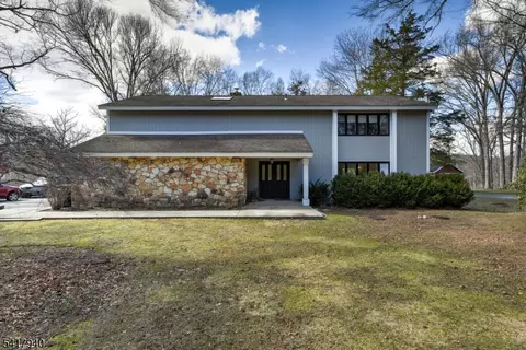 45 Birchwood Ln, Boonton, NJ 07005