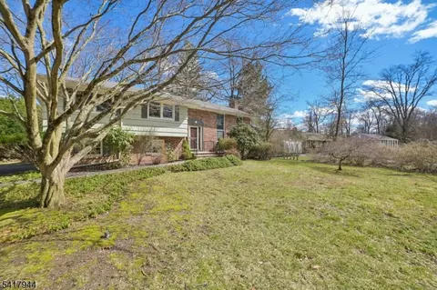 67 Sun Valley Way, Morris Plains, NJ 07950