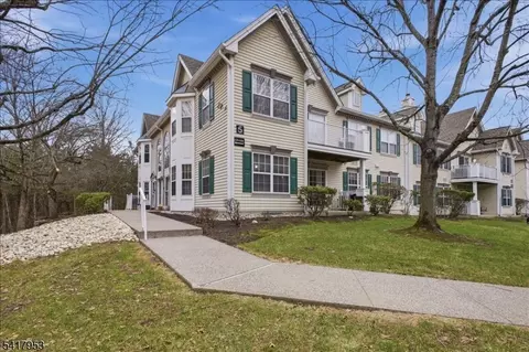 530 Azalea Ter, Branchburg, NJ 08876
