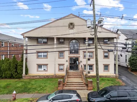 826 W Grand St, Elizabeth, NJ 07202