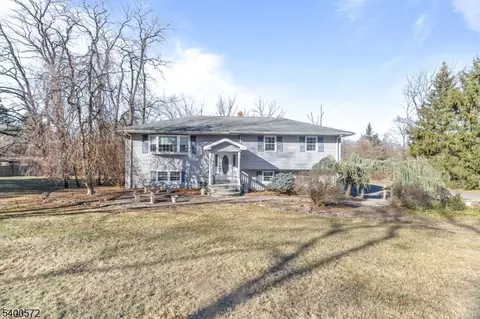 9 Estella Dr, Flemington, NJ 08822