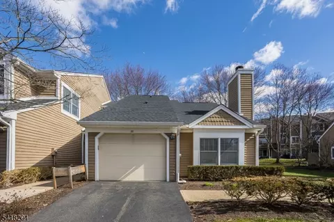 35 Cambridge Rd, Bedminster, NJ 07921