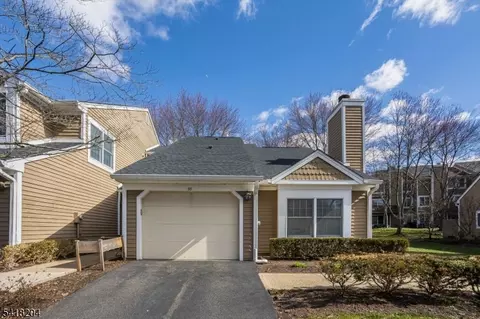 35 Cambridge Rd, Bedminster, NJ 07921
