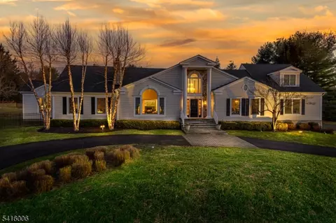 18 Kerby Ln, Mendham, NJ 07945