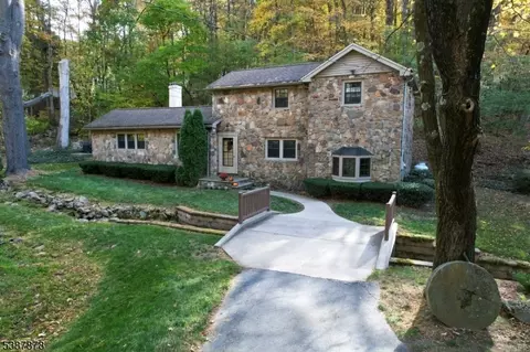 63 Sanatorium Rd, Glen Gardner, NJ 08826