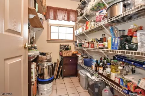 84 W Midland Ave, Paramus, NJ 07652 photo 15
