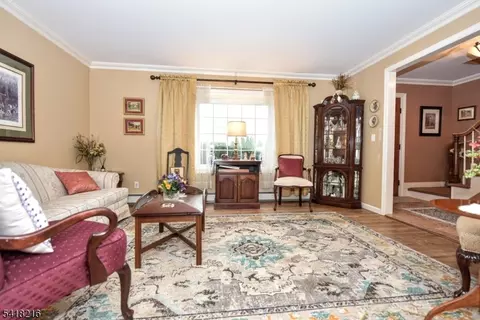 84 W Midland Ave, Paramus, NJ 07652 photo 6