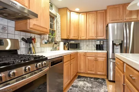 84 W Midland Ave, Paramus, NJ 07652 photo 12