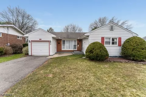206 Liggett Blvd, Phillipsburg, NJ 08865