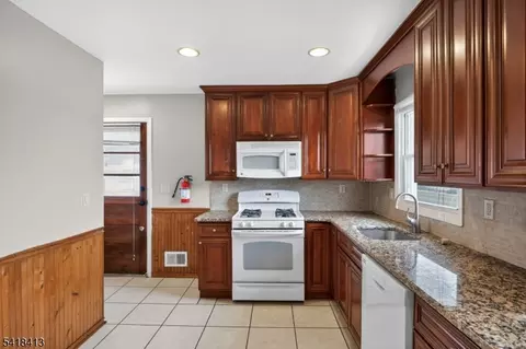 340 Old Post Rd, Edison, NJ 08817 photo 5