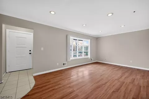 340 Old Post Rd, Edison, NJ 08817 photo 2