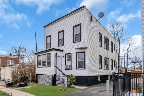 9 Lindsley Pl, East Orange, NJ 07018