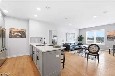 660 Bloomfield Ave #406, Bloomfield, NJ 07003