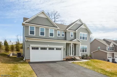 7 Troy Ln, Landing, NJ 07850