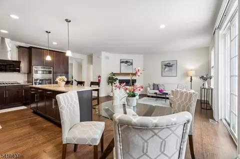54 Carillon Cir, Livingston, NJ 07039