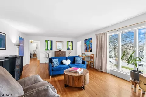 1060 Sunny Slope Dr, Mountainside, NJ 07092