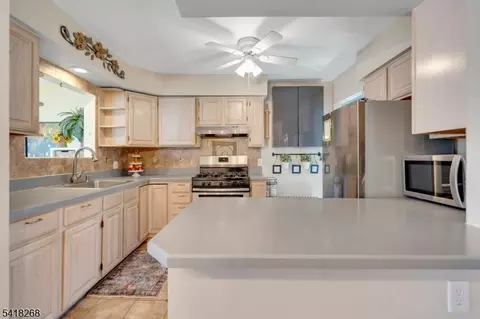 258 Ross Ave, Hackensack, NJ 07601 photo 35